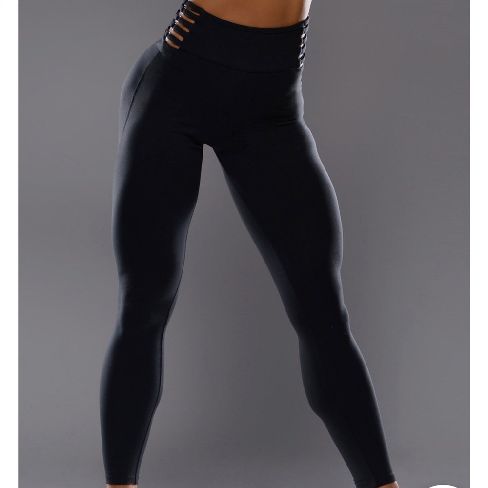 Bombshell Leggings “Put a ring on it” style